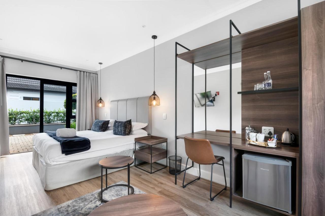 30 On Whites Guesthouse 블룸폰테인 외부 사진