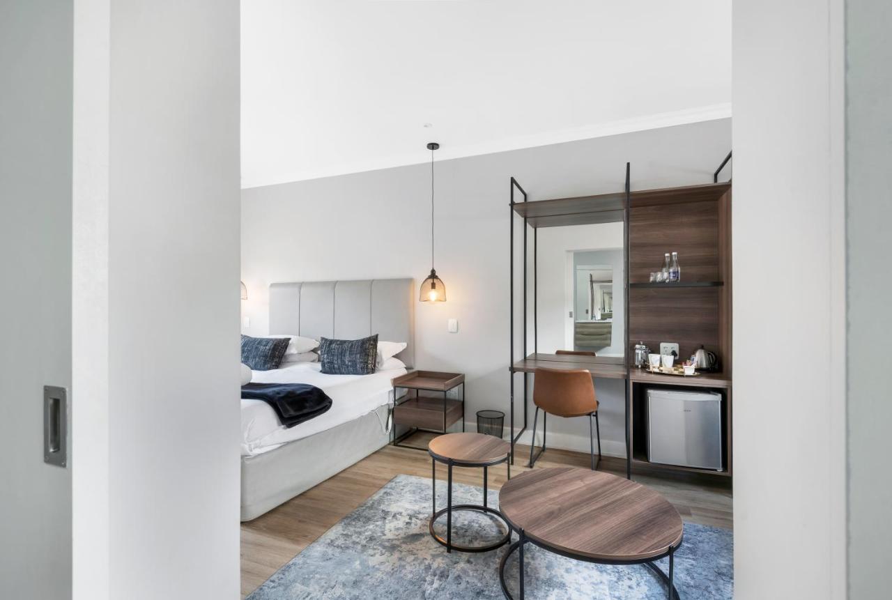 30 On Whites Guesthouse 블룸폰테인 외부 사진
